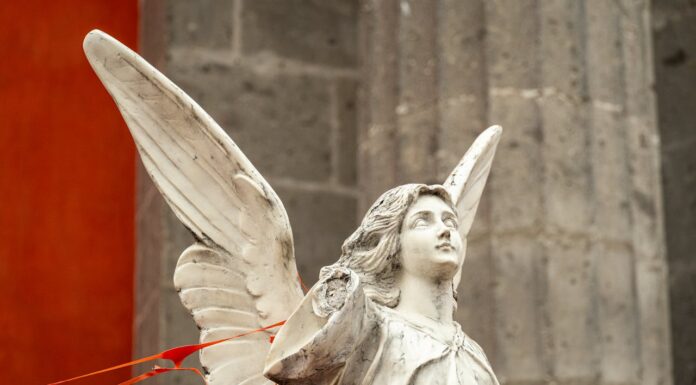 8 Ways to Know Your Guardian Angels Are Around