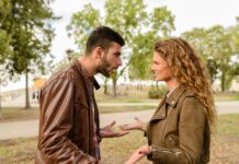 6 Signs Your Sweet Friend May Have Hidden Agendas