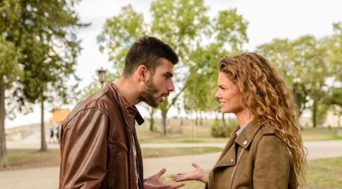 6 Signs Your Sweet Friend May Have Hidden Agendas