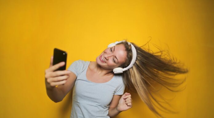 A Job and a Viral Dance: The Inspiring Journey of This Homeless Woman!