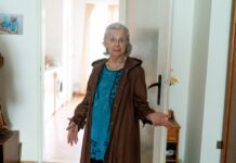 This 95-Year-Old Grandma and Her Grandson’s Bond Will Warm Your Heart