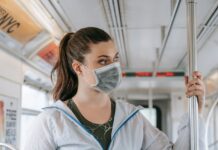 This Woman’s ‘Body Language’ Alerted a Stranger Who Saved Her Life