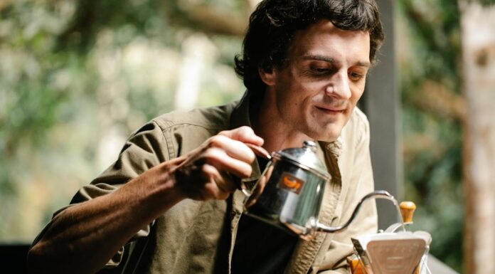 “Ladies Love Filtered Pics,” They Said—What He Did Next Is Too Funny