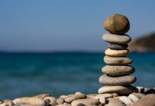 This Artist Folds and Twists Stones to Look Soft and Flexible