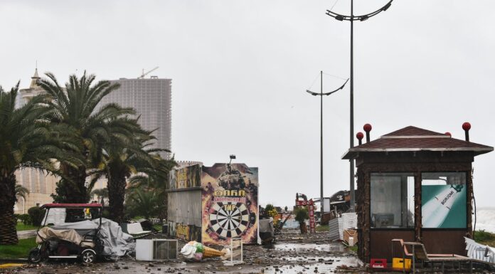 Why Is Everyone Talking About a Florida Man and His Crazy Hurricane Prep?