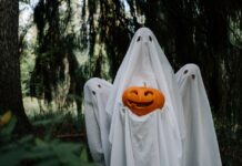 This Mom’s Halloween Decorations Got Complaints—Her Response Is Winning Hearts