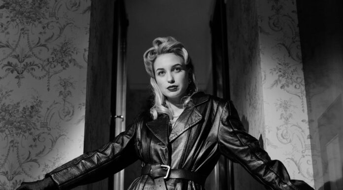 Four Women, One Thief: Only the Observant Will Solve This!