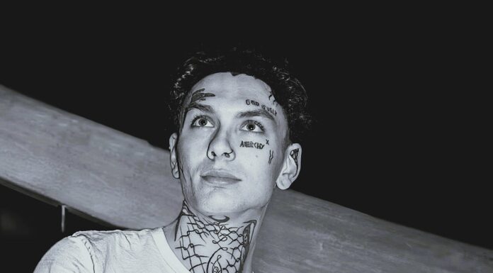 This Dad Has Over 240 Tattoos – Here’s What He Looked Like Before It All Began