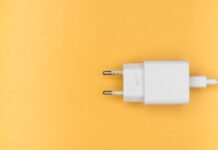 The Silent Danger of Phone Charging—A Teen’s Painful Warning