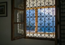 Why Do Some Window Grills Have a ‘Potbelly’? The Surprising Answer!