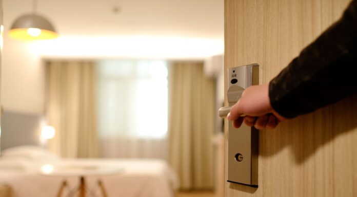 Why Sleeping in Total Darkness at a Hotel Might Be a Mistake