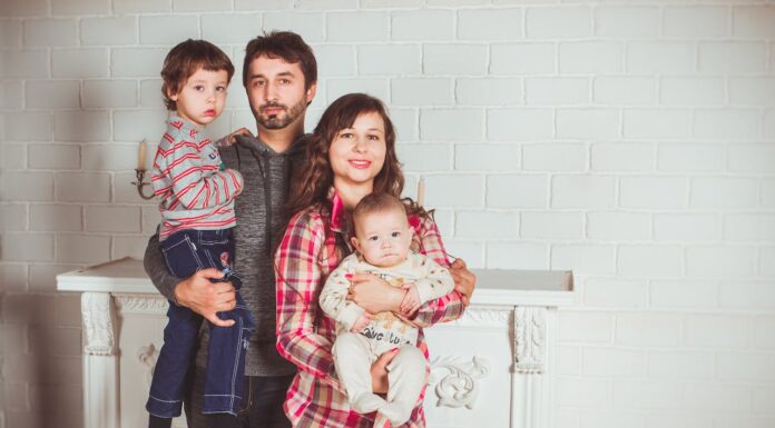 She Took a Picture of Strangers, Never Expecting to Receive This Text