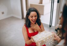 A Romantic Gift Gone Wrong – But in the Most Entertaining Way!