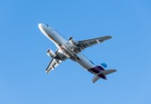 Is This Plane Frozen in Mid-Air? Plane Appears to Defy Gravity in Viral Video