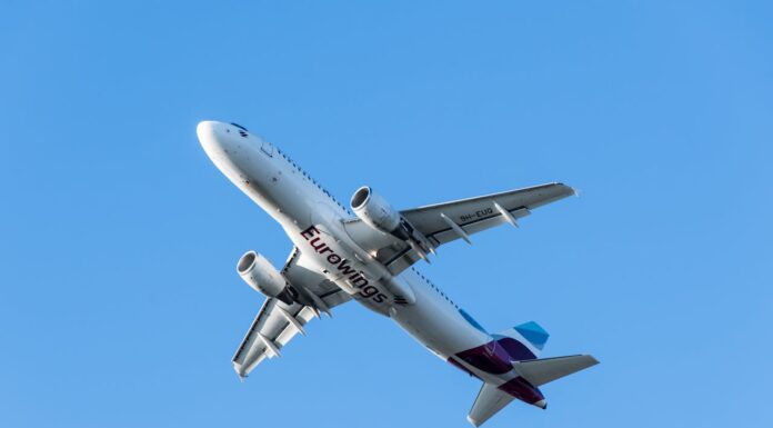 Is This Plane Frozen in Mid-Air? Plane Appears to Defy Gravity in Viral Video