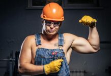 When She Saw What the Plumber Was Doing, She Couldn’t Believe Her Eyes!