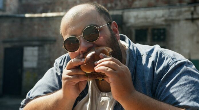 Man Tries to Outsmart Vegans by Eating More Meat—Internet Says Otherwise