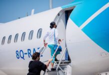 Flight Delayed Over Rice Spill: Was the Attendant Right or Wrong?