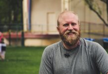 19-Year-Old’s Touching Gesture for His Stepfather Is Melting Hearts Everywhere