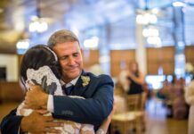 Why This Father Paused His Daughter’s Wedding Walk Will Leave You Emotional