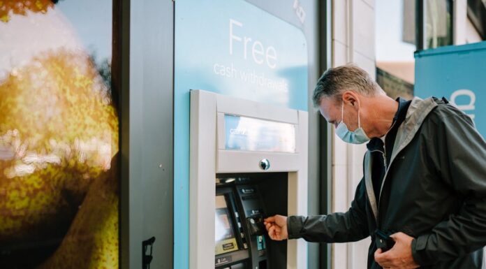 Man Finds $500 in an ATM—His Next Move Is Truly Unbelievable!