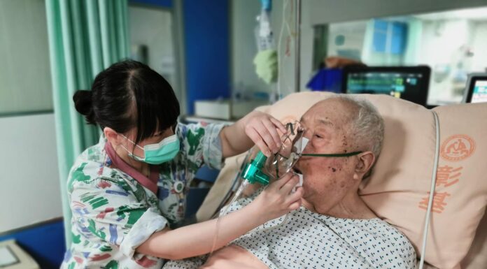 What Most People Say Right Before They Pass Away – A Hospice Nurse Shares Insights