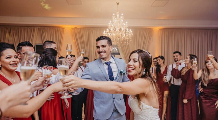 Toddler Turns Bride’s Dress Into a Napkin, Sparking Debate on Child-Free Weddings