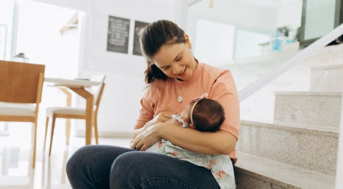 Mom With Twins Faces Flight Crisis—But a Stranger Steps In