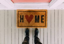 Why This Mom’s Porch Full of Shoes Is Breaking Hearts Online