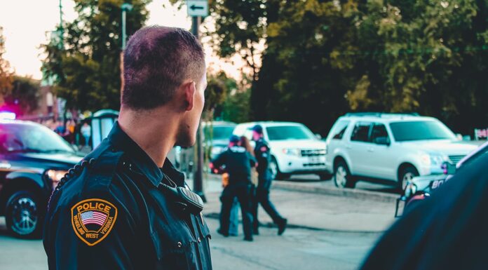 Officer Pulls Over Single Mom, Uncovers Heartbreaking Secret That Changes Everything