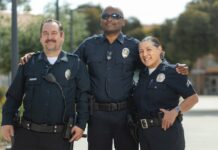 Hero Cop Finds Lost Toddler Alone on the Street – What He Did Next Will Melt Your Heart