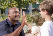 Officers Spot a Shoeless Boy and Do Something Unexpected