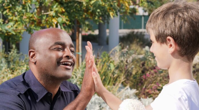 Officers Spot a Shoeless Boy and Do Something Unexpected