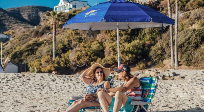 Beach Drama: Woman’s Revenge on Obstructive Couple Sparks Debate