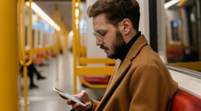 A Little Boy, a Phone, and a Stranger’s Act of Kindness