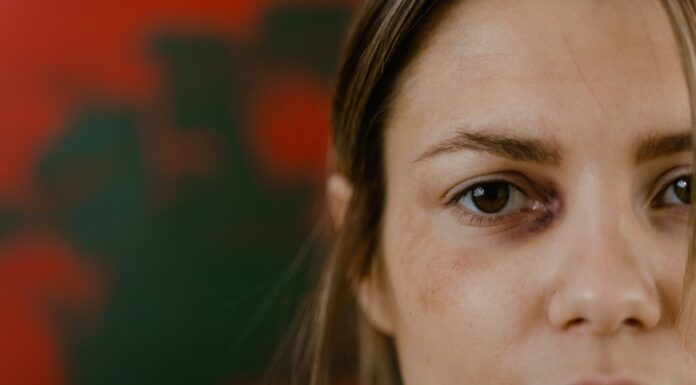 Mom Finds Shocking Note on Car After Taking Her Son to See Santa