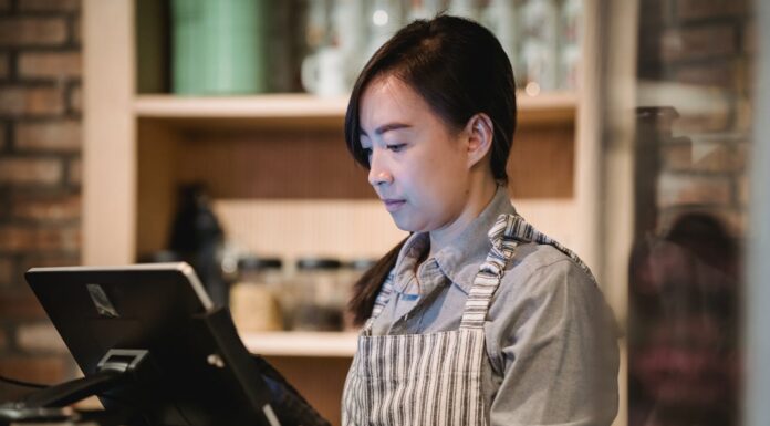 When a Party of 21 Walks In, Chaos Ensues at the Cash Register