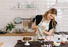 Bride Slammed for DIY Wedding Cake—but Her Response Shut Everyone Up