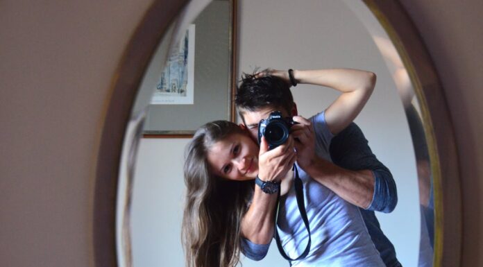 The One Thing You Don’t Want in Your Vacation Photos (Hint: Dad Noticed)