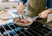 “The Smell Makes Us Sick”: Vegan Family’s Bold Request Sparks Debate