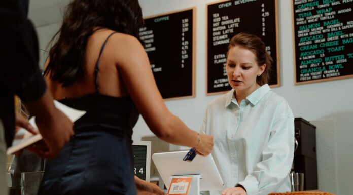 Waitress Reveals Her Tips—Viewers Vow to Tip Less After Hearing Her Earnings