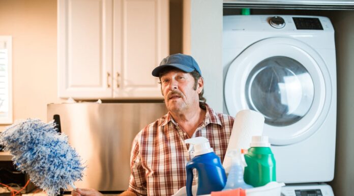 Man Says He Doesn’t ‘Help’ His Wife With Housework—And Women Are Cheering Him On