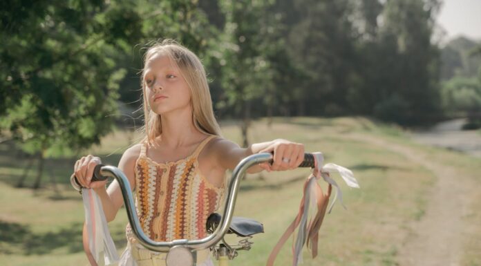 7-Year-Old Outsmarts Stranger Offering a Bicycle in Chilling Encounter