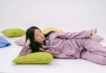 This Woman Doesn’t Wash Her Pajamas Every Night—And People Have Strong Opinions