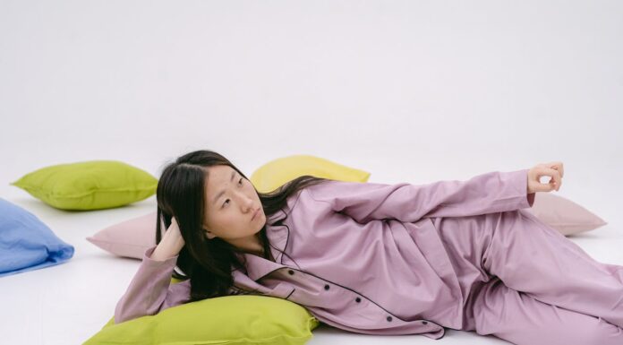 This Woman Doesn’t Wash Her Pajamas Every Night—And People Have Strong Opinions