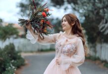 Woman Buys $6,000 Wedding Dress for $25—And She’s Not Even Engaged!