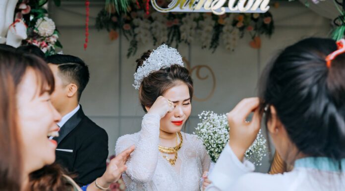 Wedding Day Horror: Groom’s Cruel Prank Leaves Bride Alone in the Pool