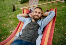 When a Neighbor Became a Grandpa: The Story Behind a Viral Photo