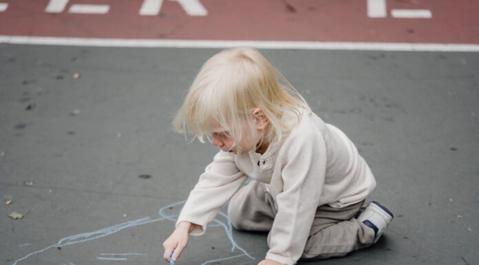 Would You Do This? Mom Lets Toddler Draw on Floor, Says It’s ‘Healing’