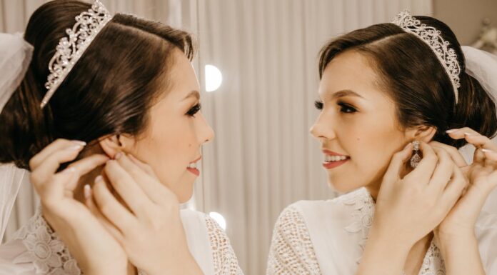 People Are Losing Their Minds Over This Wedding Dress Photo—Can You See Why?